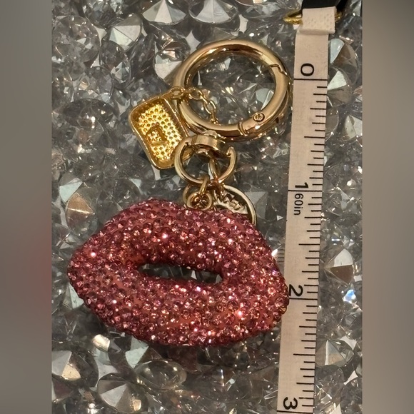 Pink Crystal Rhinestone Lip Keychain - Picture 8 of 9